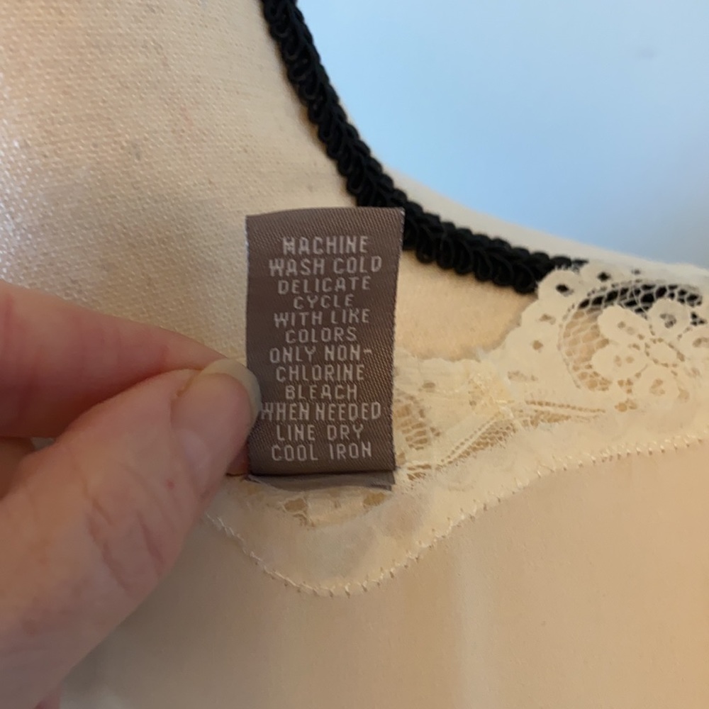 Valerie Stevens Intimate Robe - Picture 7 of 8